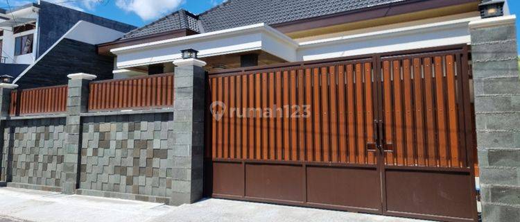 Rumah Mewah Istimewa Kondisi Baru Sumber Solo 1