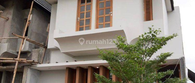 Rumah Mewah Dekat Rumah Sakit Oen Solo Baru Sukoharjo 1