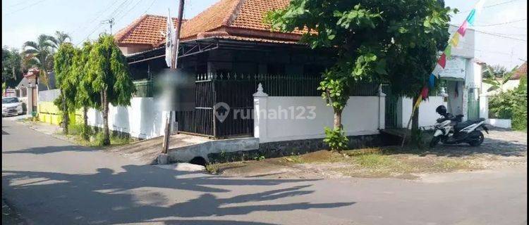 Rumah Hook Strategis Tengah Kota Sumber Solo 1