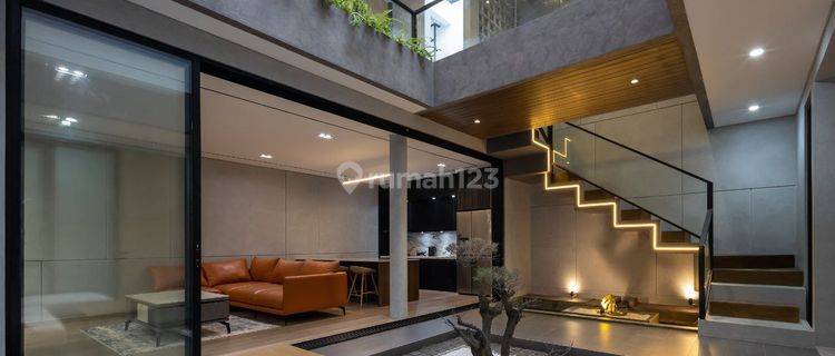 Rumah Unik Desain Japanese Industrial Furnish Ngabeyan Kartasura 1