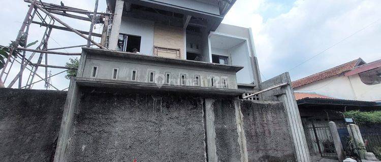 Rumah Mewah Semi Furnish Tengah Kota Jajar Solo  1