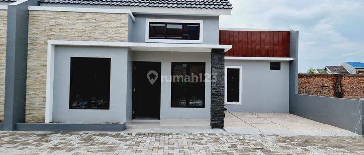 Rumah Hunian Cluster Modern Harga Ekonomis Gedongan Colomadu 1