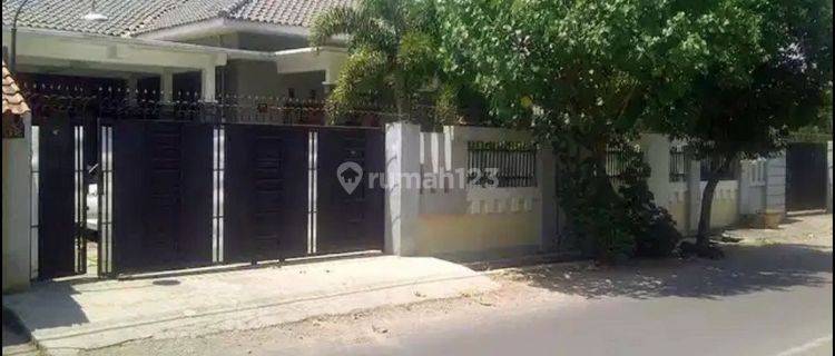 Rumah Nyaman 829m² Bisa Untuk Usaha Solo Kota 1