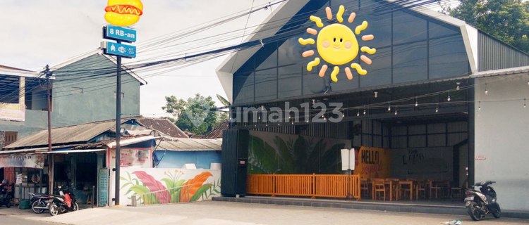Strategic Active Restaurant on the Main Roadside in Boyolali 1