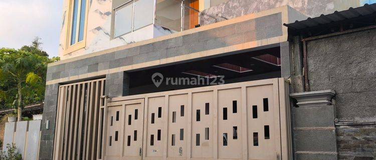 Rumah Bagus 2 Lt Full Furnish Klodran Colomadu Kra