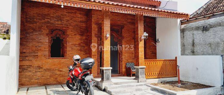 Rumah Cantik Model Joglo Gress Gajahan Colomadu Kra 1