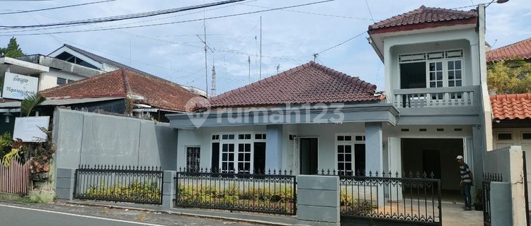 Rumah Luas Strategis Tepi Jalan Raya Salatiga 1