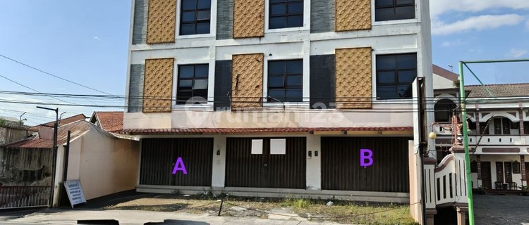 Good Ruko 3 Floors Strategic Roadside in Sondakan Ska 1