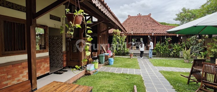 Javanese Ancient Retro Nuance Restaurant In Surakarta 1