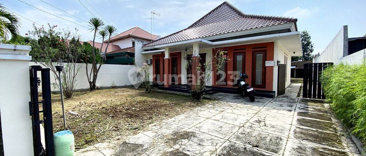 Rumah Bagus Hitung Tanah 743m² Tengah Kota Solo 1