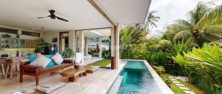 4 Bedroom Villa With 180 Ocean View In Candidasa 1