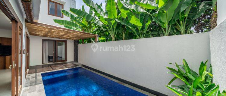 Spacious 4 Bedroom Villa For Sale In Kerobokan Residential Complex 1