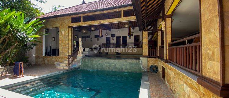 Contemporary Balinese Inspired Villa For Yearly Rental In Kerobokan 1