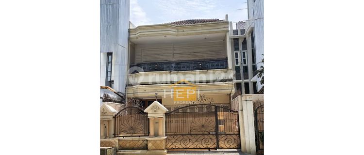 Rumah Tengah Kota di Semarang Tengah Mayjend Sutoyo 1