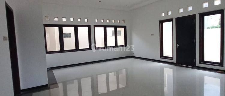 Rumah 2 Lantai di Jalan Kelengan, Kembang Sari, Semarang 1