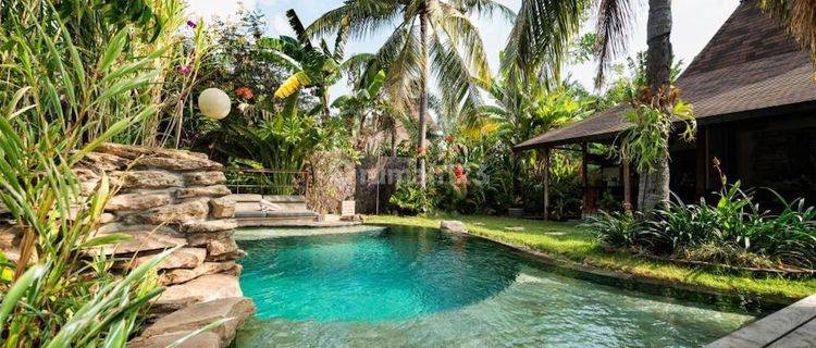 FREEHOLD JOGLO STYLE VILLA IN GILI TRAWANGAN 1