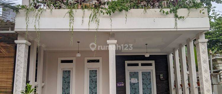 Di sewakan rumah 2 lantai minimalis furnish view gunung Sentul city 1