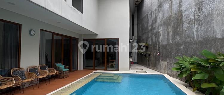 Beautiful Ready-to-Live and Serene House in Camar, Bintaro Jaya, Sector 3 1