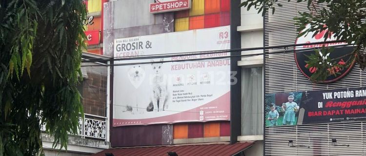 Beautiful Ready-to-Use Shophouse in a Very Strategic Location 1