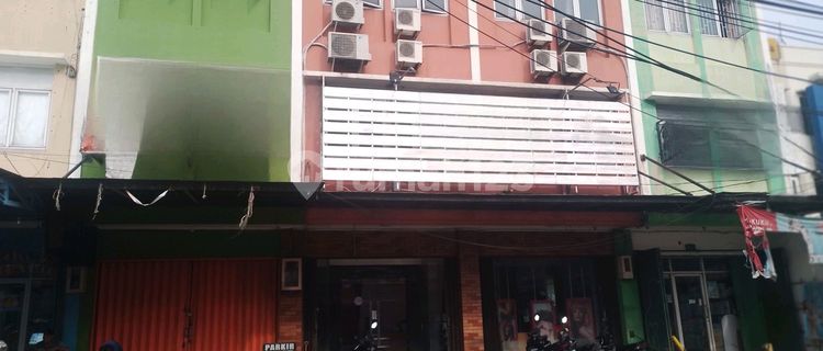 Ready-to-Use Shophouse for Business in Ciledug, Tangerang City 1