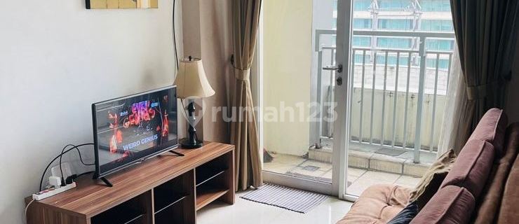 Disewakan Apartemen Cosmo Mansion 2 Bedroom Lantai Sedang Furnished 1