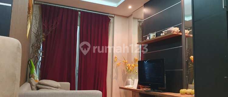 Disewakan Apartemen Cosmo Mansion 2 Bedroom Lantai Tinggi Furnished 1