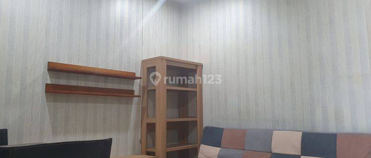 Sewa Apartemen Cosmo Mansion 1 Bedroom Lantai Tinggi 1