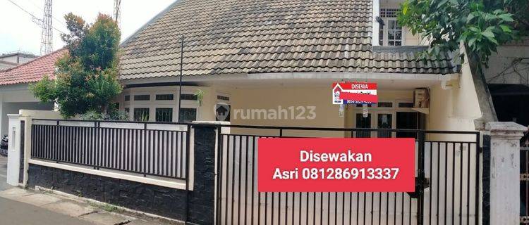 Rumah Di Sewakan .. Lokasi Strategis.. Bersih Terawat 1