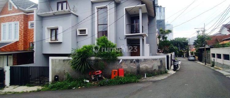 Rumah Bagus.. Siap Huni ... Jalan Besar Lokasi Stategis.. Cocok Untik Kantor Dan Tempat Tinggal 1