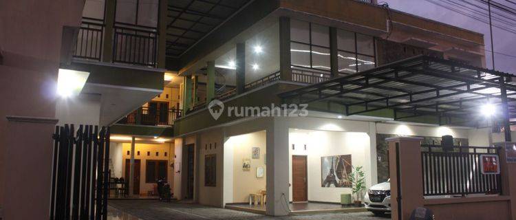 5 MENIT KE UGM YOGYA  RUMAH KOS KOS AN  FULL PENGHUNI SAAT INI  1