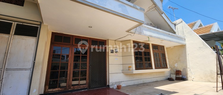 For Sale and For Rent East Surabaya House Dharmahusada Indah 1