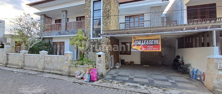 3 Bedroom House in Pemogan, Kuta, Strategic Location near Sunset Road, Bali Galeria Mall, and Ngurah Rai Airport 1