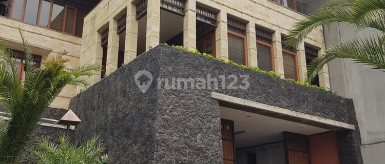 Rumah Mewah Setraduta Bandung Setra Sari Sutami Pasteur  1