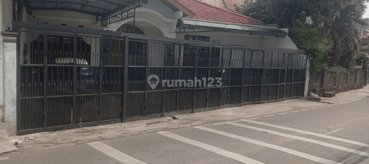 Di jual cepat di bawah NJOP Rumah di Kemanggisan Ilir, Palmerah 1