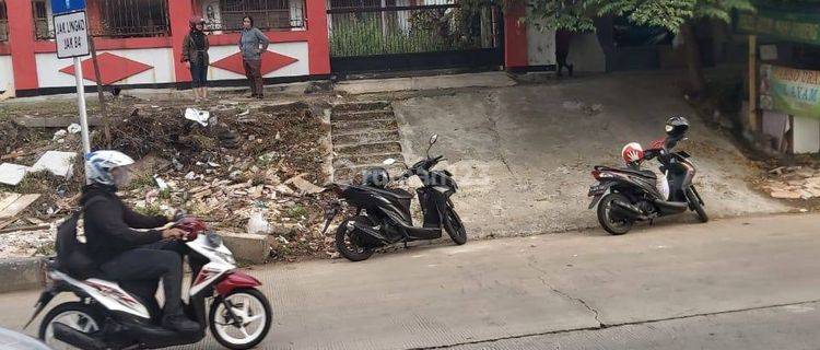 Gedung Sekolah Di Pondok  Kelapa. Jakarta Timur 1