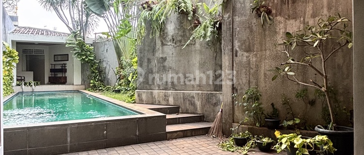Rumah Disewa di Simprug Jakarta Selatan 1