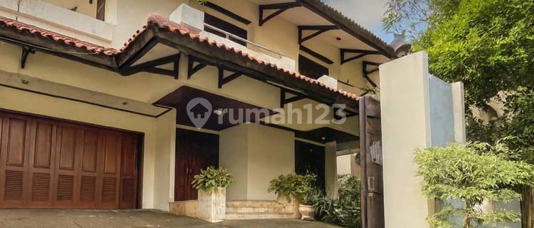 Rumah Lokasi Strategis Dengan Private Pool Di Setiabudi Kuningan Jaksel 1