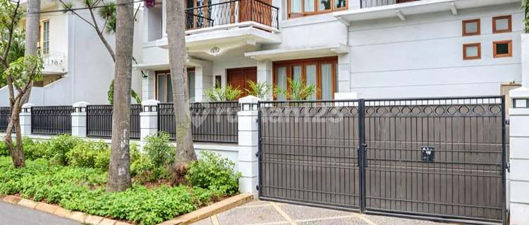 House in a Large and Elite Complex with Private Pool in Pondik Indah 1