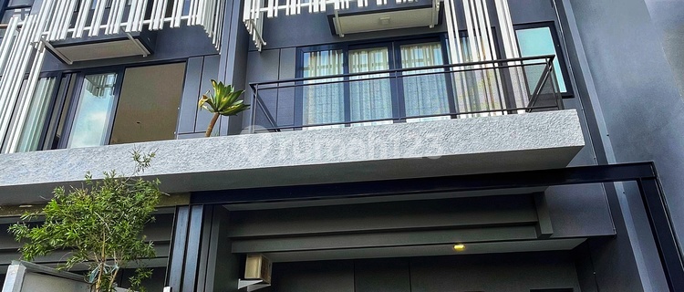 Rumah Mewah Strategis Jagakarsa Dekat Tol 1