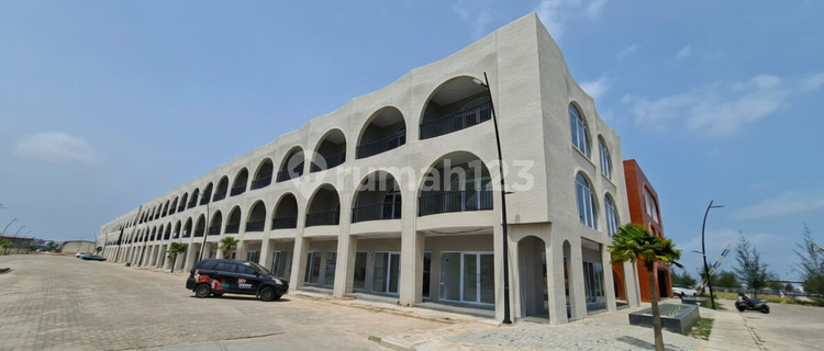 For Rent: Hook-Shaped Shop House at Pantai Indah Mutiara, Bengkong 1