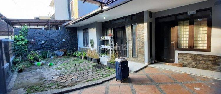 Rumah Lama Terawat Untuk Kantor Coffee Shop Area Bandung Kota 1