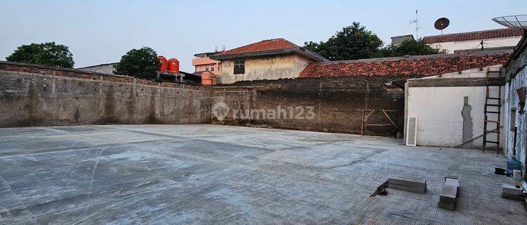 Disewakan Area Untuk Parkir, Gudang Atau Tempat Transit Barang 1