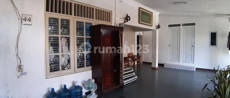 Cheap Large Boarding House on Riau Street, City Center. 1