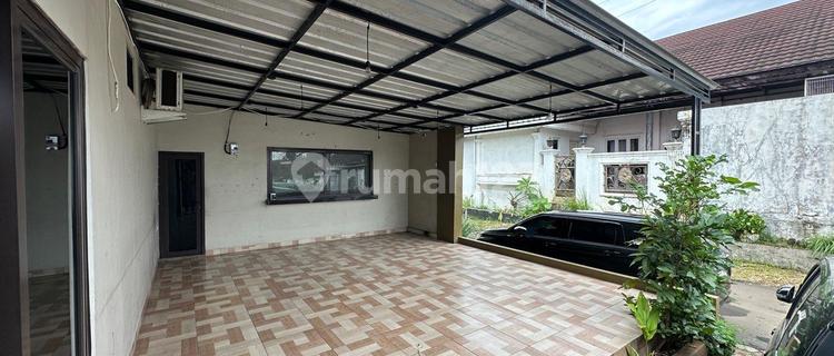 Strategic Boarding House in the Center of Bogor City Near Park and Station 1