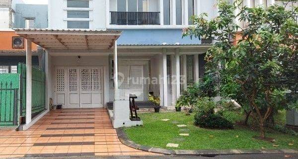 Rumah dua Lantai di Pondok Hijau Golf Summarecon Gading serpong 1