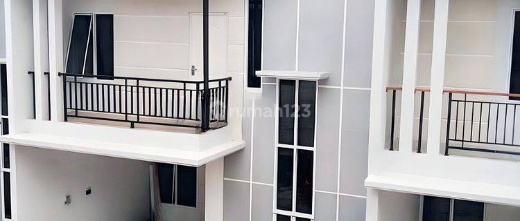 Rumah SHM 2 Lantai Cluster smarthome lokasi kartasura gumpang UMS 1