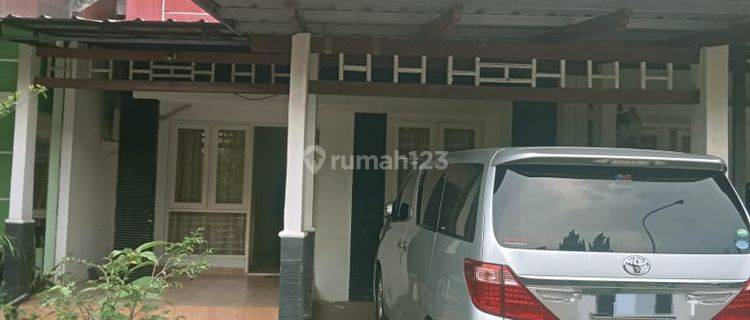 Disewakan Rumah Rafflesh Hills Cibubur Mungil Siap Huni 1