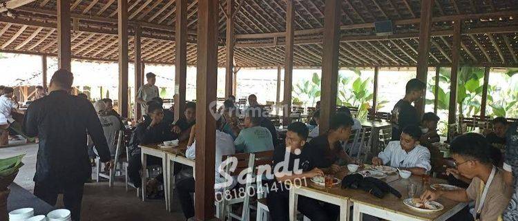 Rumah Makan di Tepi Jalan Raya Gunung Kidul dekat dengan GOA PINDUL - sekitar 7 km dengan akses jalan bagus / 15 menit 1