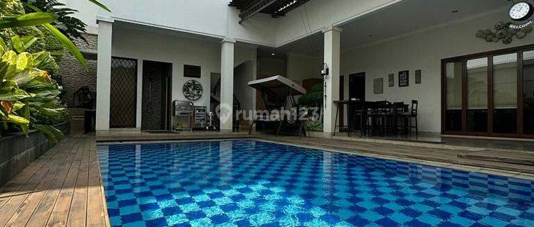 RUMAH BAGUS MEWAH ADA KOLAM RENANG 1