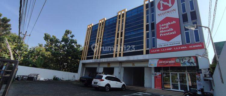 Ruko siap pakai di jalan Majapahit raya 1